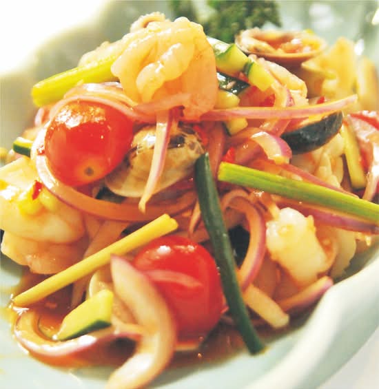 Seafood Salad w/ Spicy & Sour Dressing 涼拌海鮮